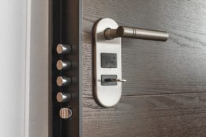 Distribuidor Puertas de Seguridad y Anti-impacto en Miami-Dade