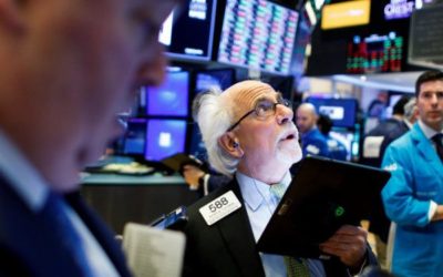 Wall Street cerró con ligeras ganancias y logró triple récord