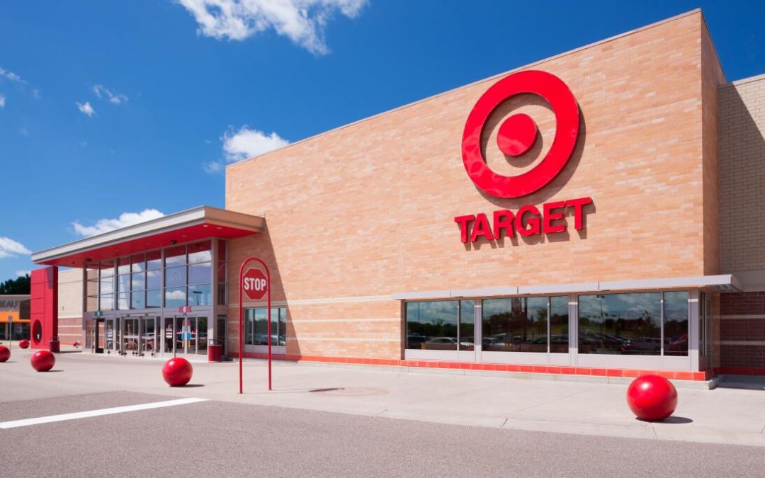 Target aumenta el salario mínimo a $24 la hora en mercados competitivos