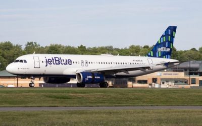 Mujer denunció a Jet Blue por no cumplir con su programa de reembolso