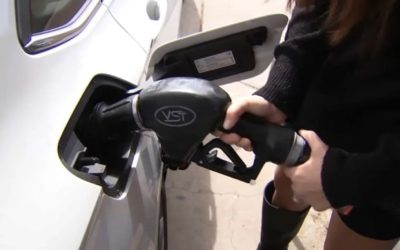 Paso del huracán Ian genera caída en los precios del combustible en Florida